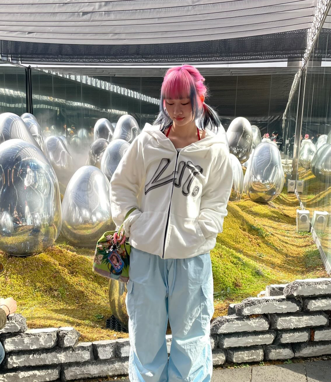 On the LI7 Beat Jelly Hoodie